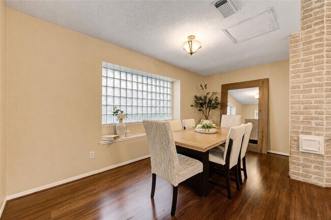Building Photo - 7023 Brockington Dr