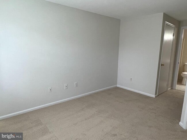 Building Photo - 6015 Netherton St