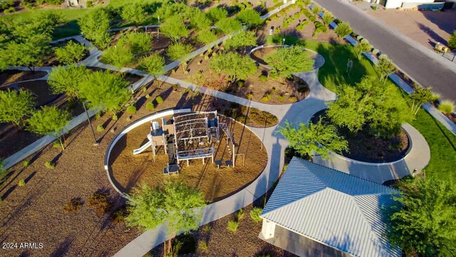 Building Photo - 4853 E St John Rd