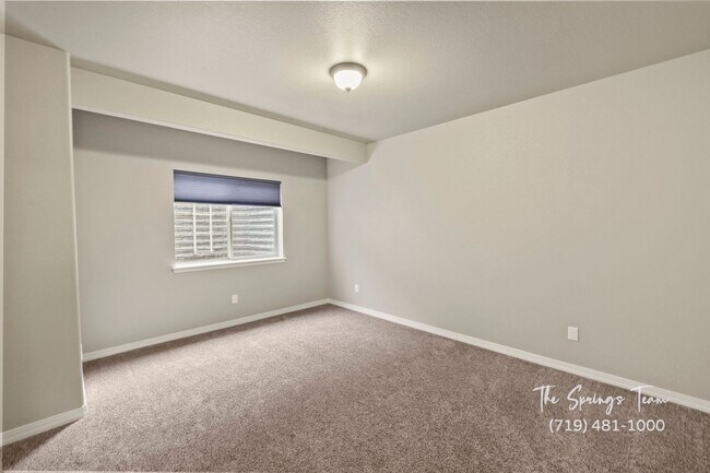 Building Photo - BEAUTIFUL 4BD + BONUS ROOM/3BA/3 CAR GARAG...