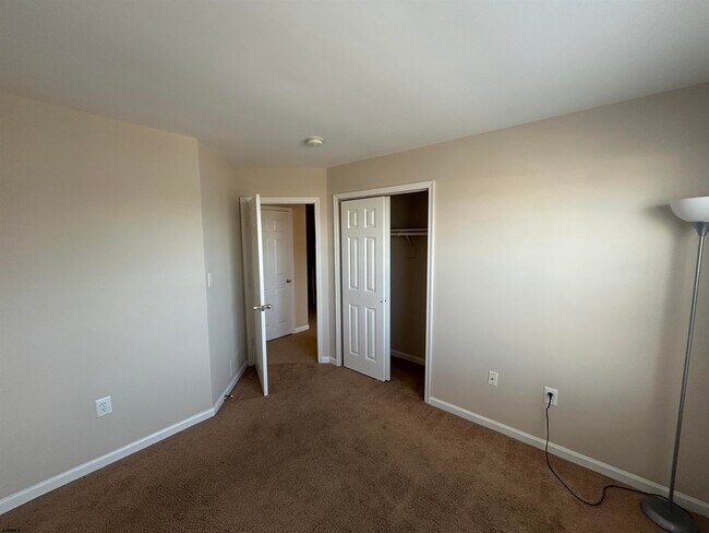 Building Photo - 57 Lighthouse Ct