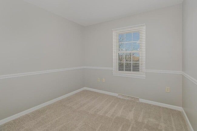 Building Photo - 618 Park Ridge Dr
