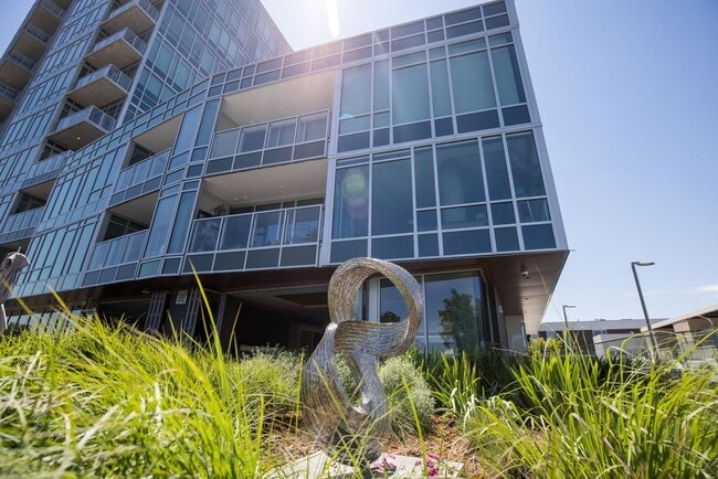 Building Photo - LUX 1BD, 1.5BA Lakehouse Condo with Balcony