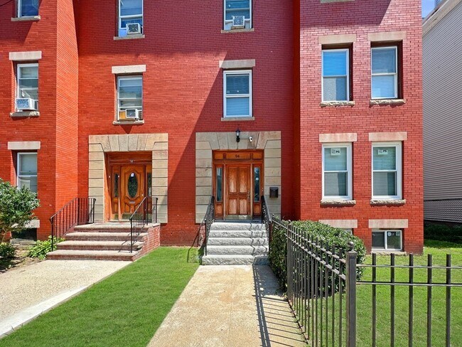 Primary Photo - 94 Winthrop St