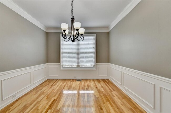 Building Photo - 2455 Kirkstone Dr