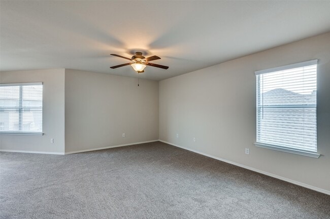 Building Photo - 8620 Star Thistle Dr