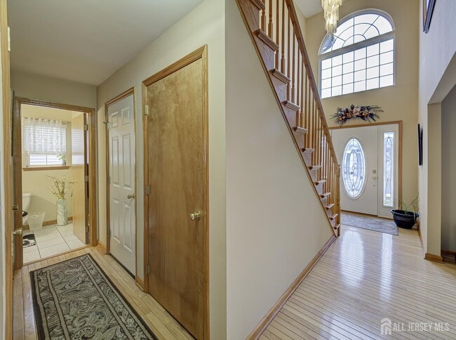 Building Photo - 357 George St