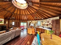 Building Photo - Island-Style Living in Hawaiian Paradise Park