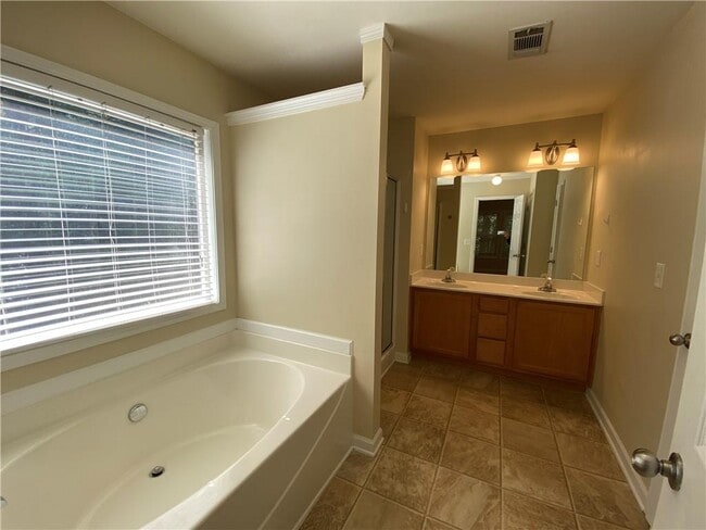 Building Photo - 3367 Harvest Ridge Ln NE