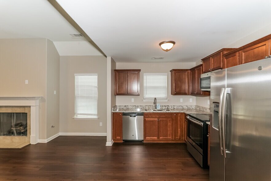 Building Photo - 6164 Humphreys Dr