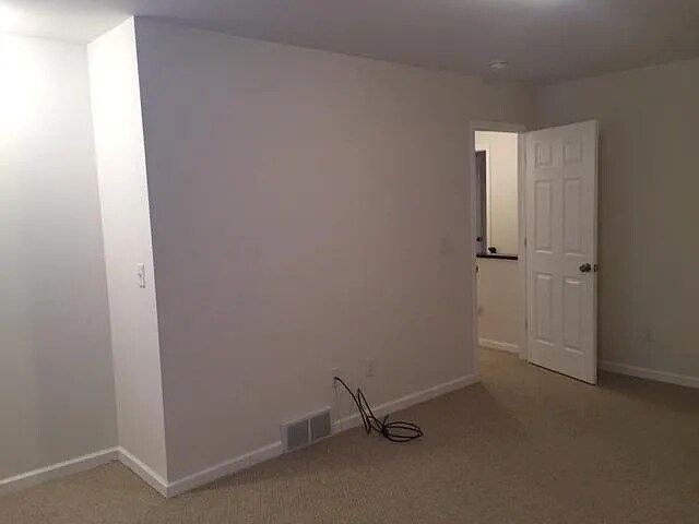 Building Photo - 369 W Sand Lake Rd