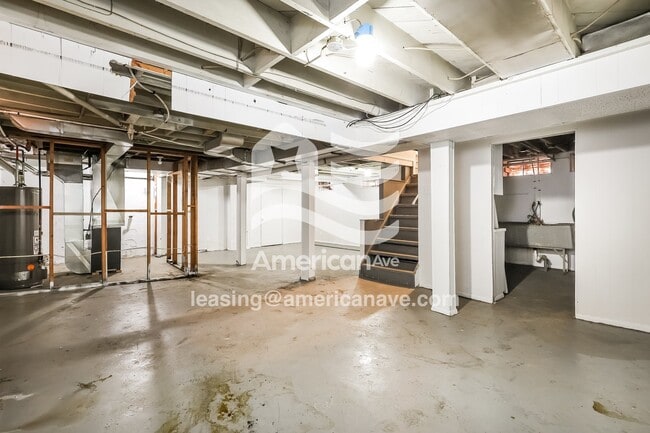 Building Photo - 12400 Duchess St