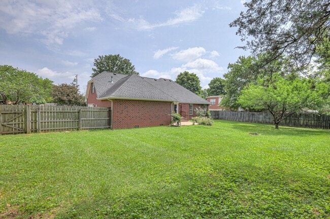 Building Photo - 405 Sandi Ct