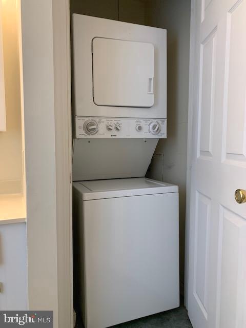 Building Photo - 1440 Kenmore Ave