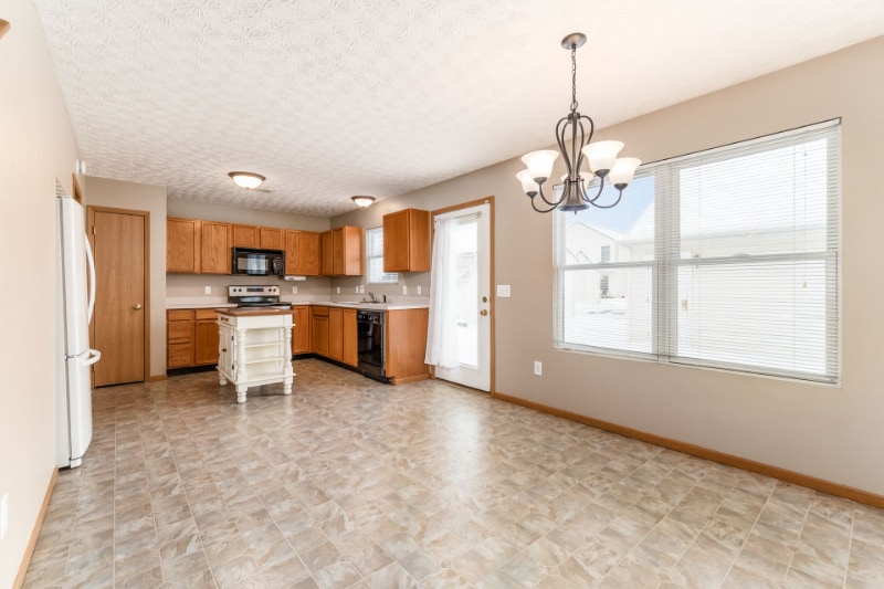 Building Photo - 135 Saratoga St