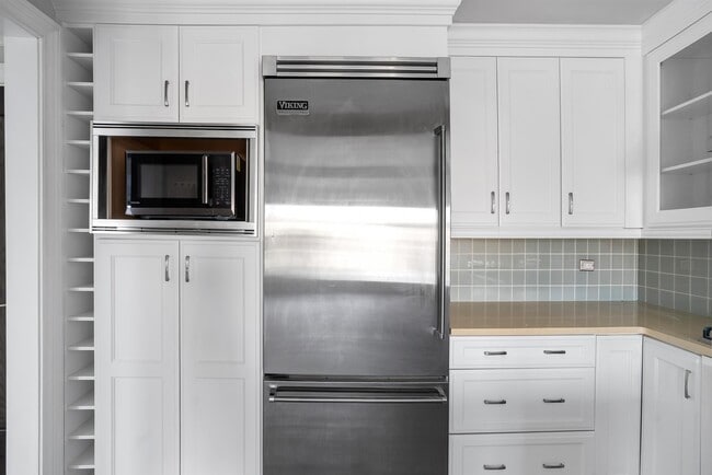 Building Photo - 34 Cambridge Wy