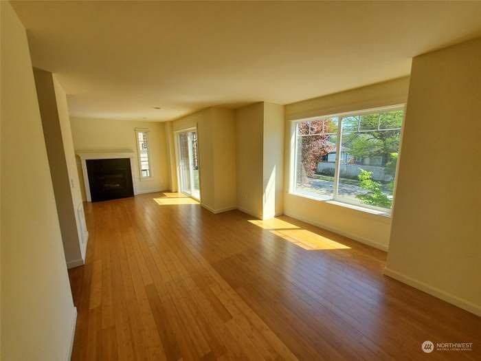 Living Room - 1402 N Northgate Way