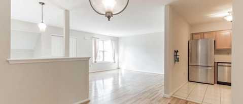 Building Photo - 1346 Chanticleer-