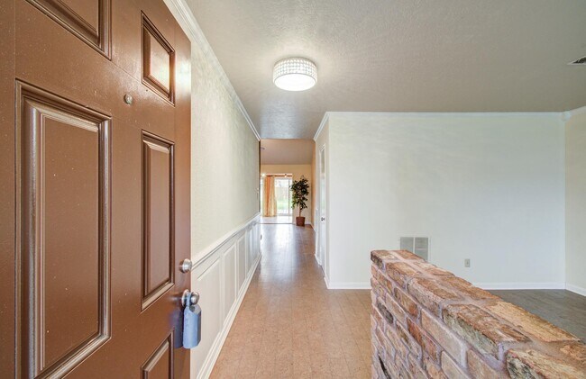 Building Photo - 6030 Willowbend Blvd