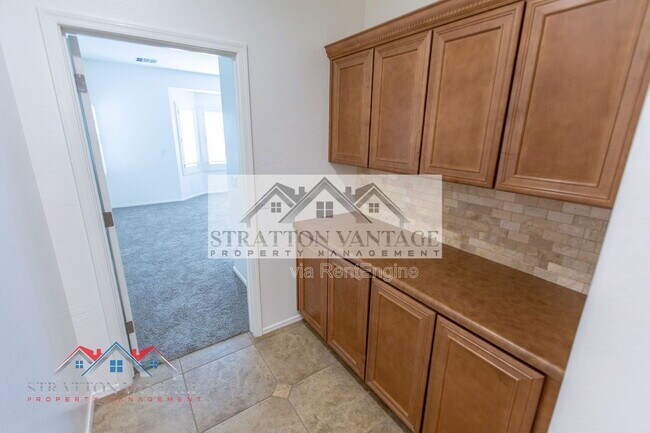 Building Photo - 11527 East Starkey Avenue