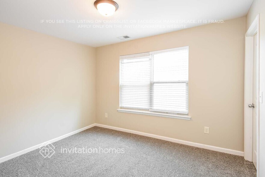 Building Photo - 526 Crestmont Ln