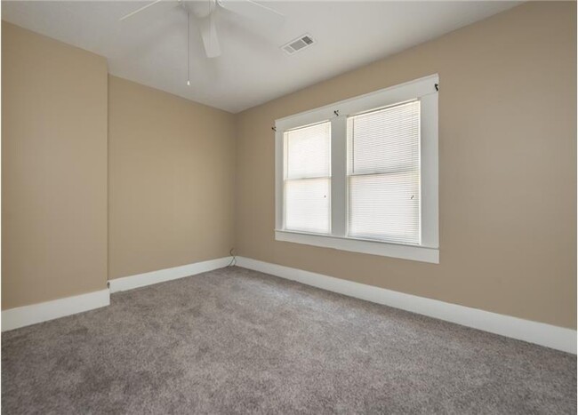 Building Photo - 108 Reagan St