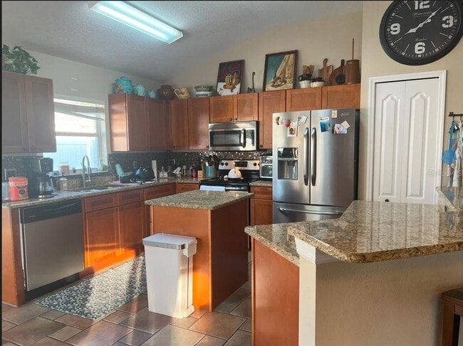 Building Photo - 1442 Lake Shore Ranch Dr