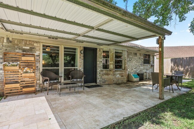 Building Photo - 1819 Meadow Creek Dr