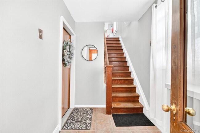 Building Photo - 109 Broadway