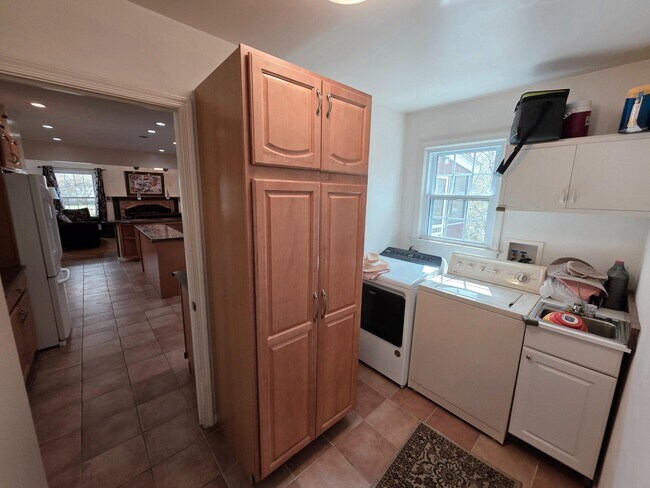 Building Photo - 8120 Paisley Pl