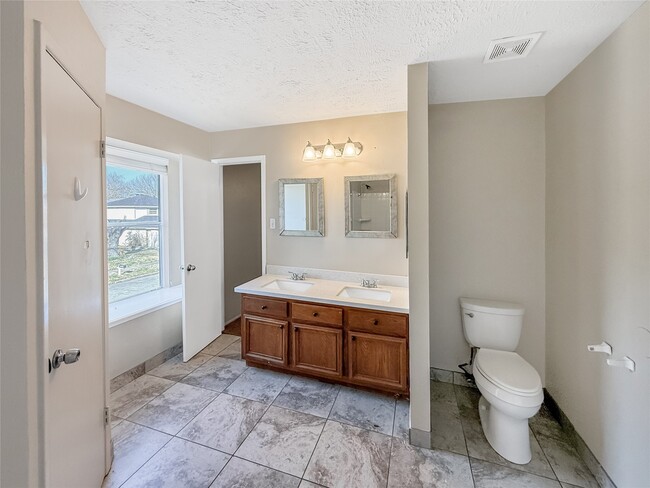 Building Photo - 20223 Regents Corner Ln