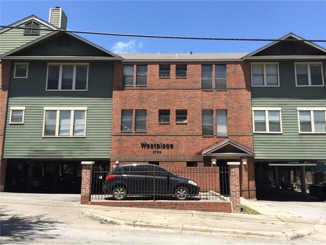 Primary Photo - 2706 Salado St