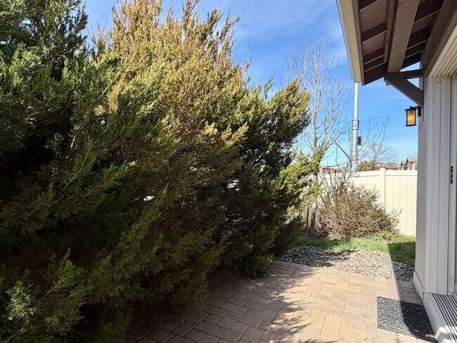 Building Photo - 1991 Wind Ranch Rd