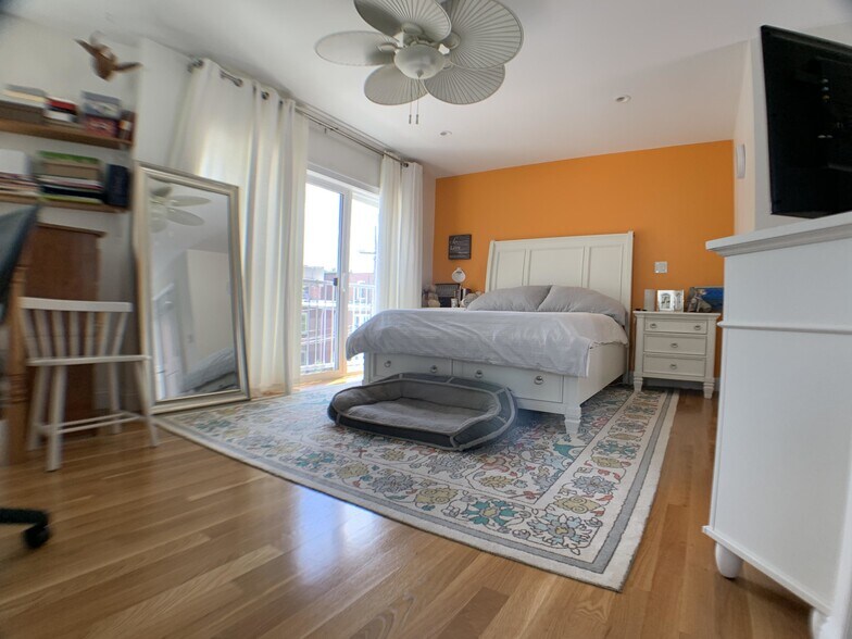 Building Photo - 14 Bradbury St