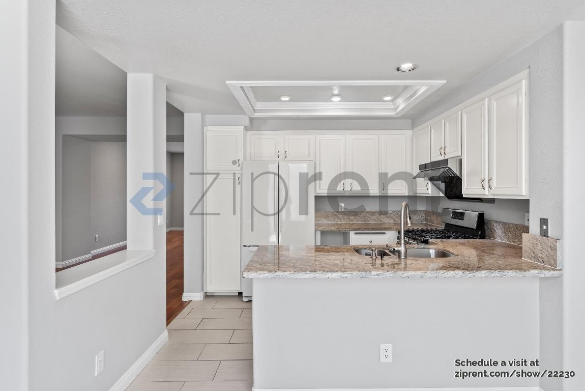 Building Photo - 437 Camille Cir