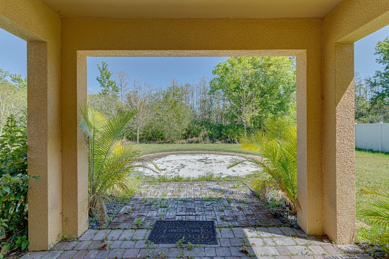 Building Photo - 2251 Waukegan Dr