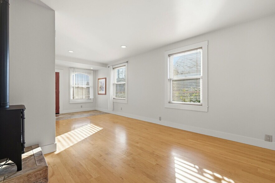 Building Photo - 603 Poplar Ave