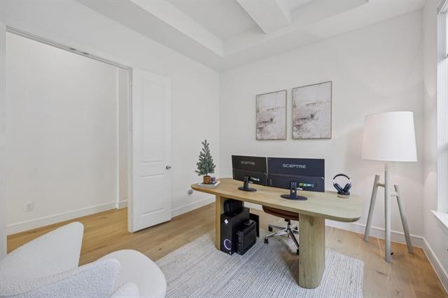 Building Photo - 3870 Verona St