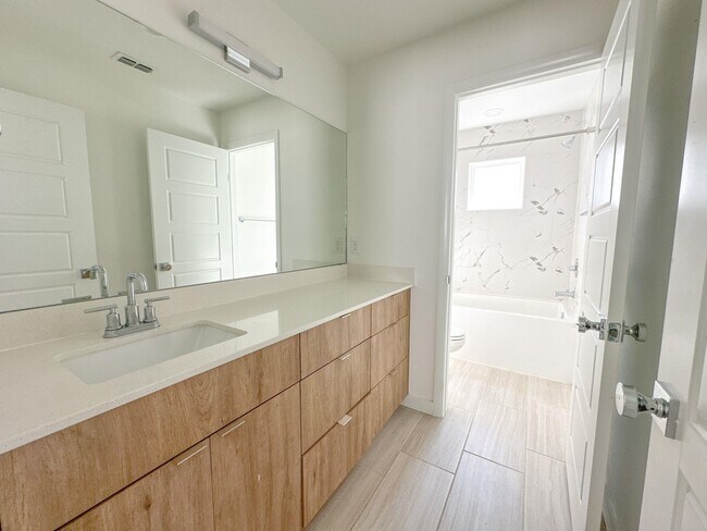 Building Photo - 424 Deer Path Lp