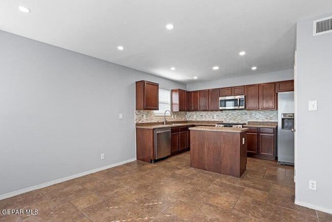 Building Photo - 454 Claiborne St