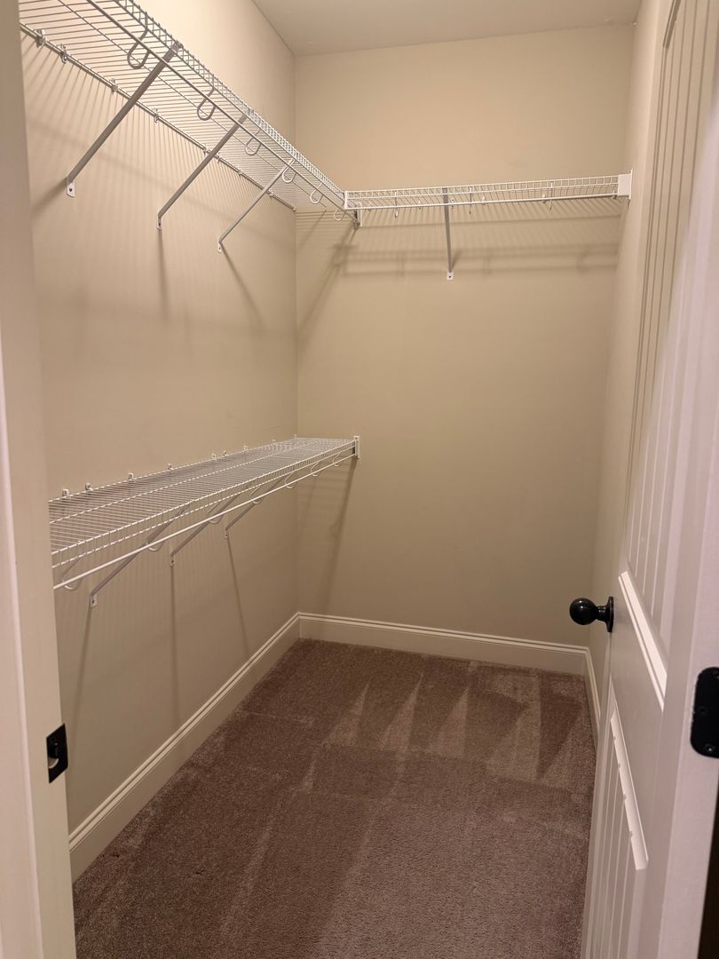 Building Photo - Eagle Ridge Townhome - Furnished Unit - Op...