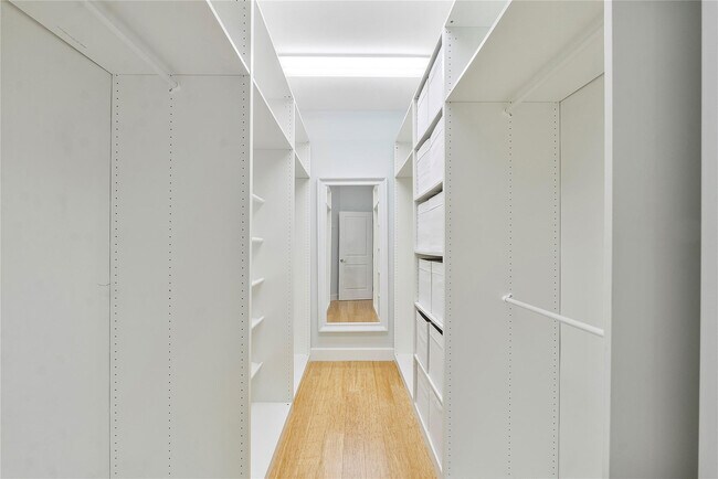 Building Photo - 825 NE 17th Way