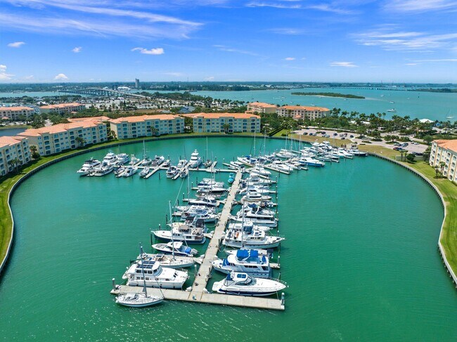 Building Photo - 17 Harbour Isle Dr W