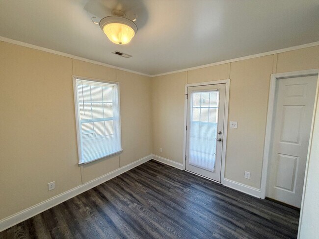 Building Photo - North Iredell - 2 BD/ 2 BA