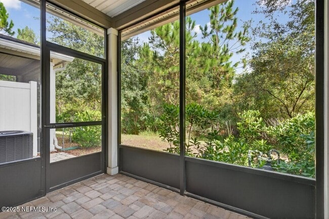 Building Photo - 64 Pindo Palm Dr
