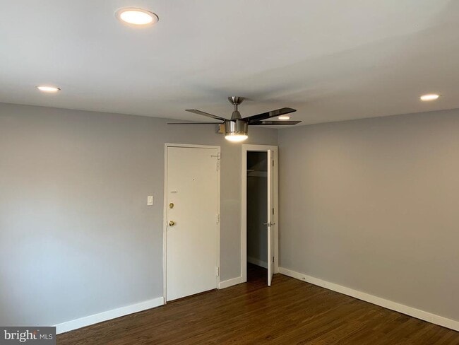 Building Photo - 1009 E Cliveden St