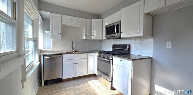 Building Photo - 48 Elmwood Ave