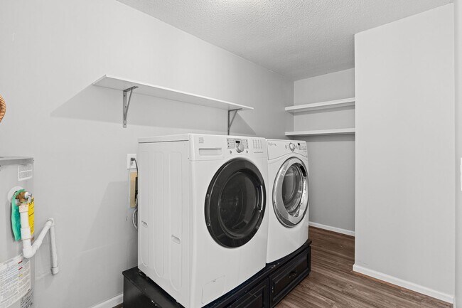 Building Photo - 3519 Goldfinch Drive