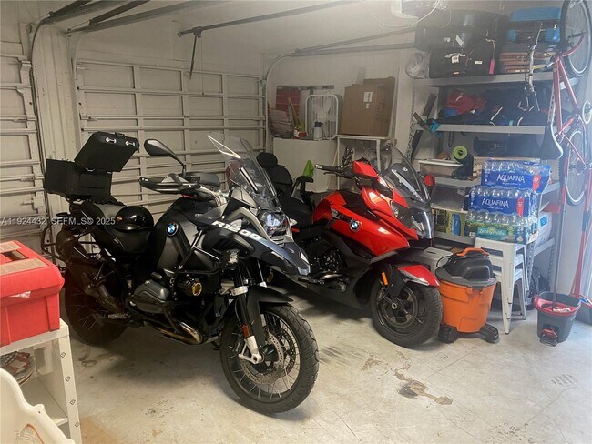 Building Photo - 14046 S Cypress Cove Cir