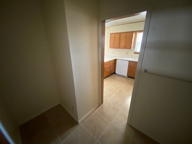 Building Photo - Northeast El Paso 3bed/2bath w/LOTS of living space!